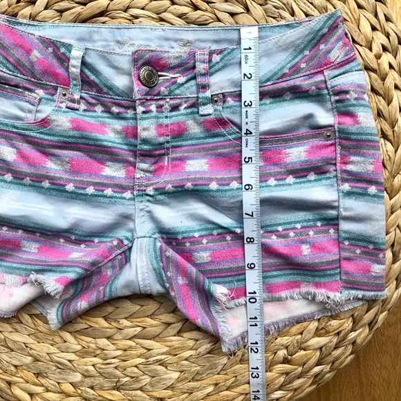 AMERICAN EAGLE STRETCH TRIBAL SHORTS - 2 - Picture 7 of 8